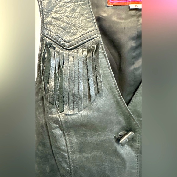Vintage Gypsy Boho Biker Core Leather Fringed Vest w toggle buttons - Picture 3 of 5